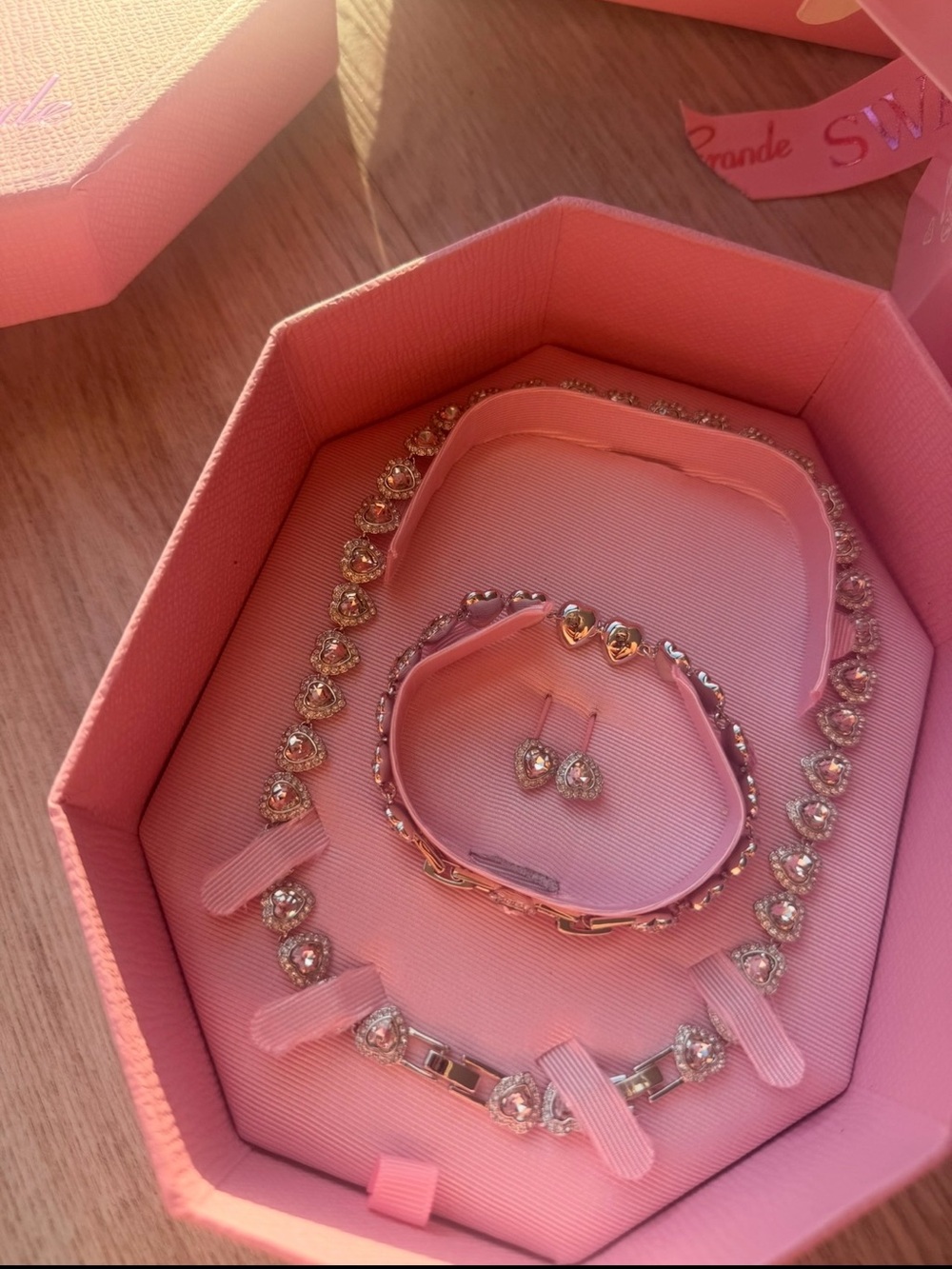 Swarovski- ARIANNA GRANDE Pink Boxed Crystal Necklace, Bracelet & Earring Set - Picture 2 of 6